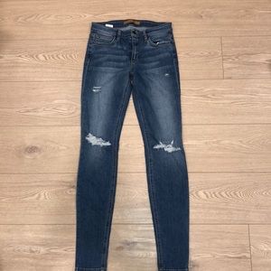 Skinny mid-rise Joe’s Jeans
